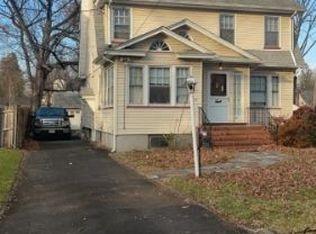 231 E 3rd Ave, Roselle, NJ 07203