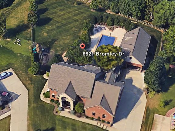 4th image of 6821 Bromley Dr