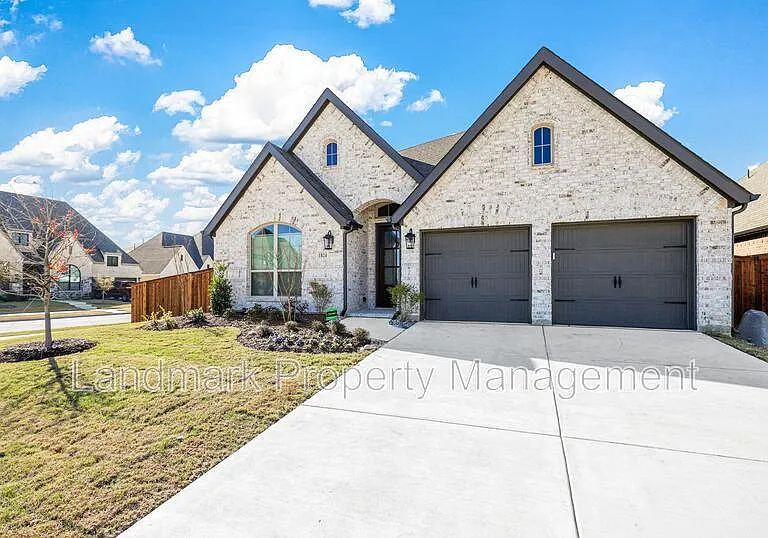 1824 Buckeye Ln — Photo 1