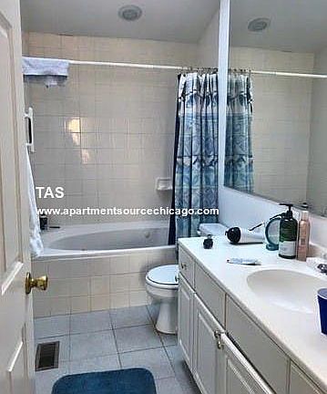 2nd image of 1933 N Sedgwick St #Penthouse