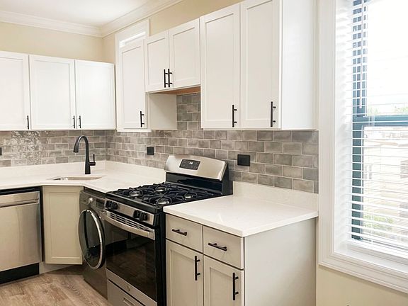 3rd image of 3800 N Greenview Ave #3841-3E