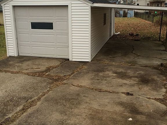 3rd image of 3243 Dayton Ave