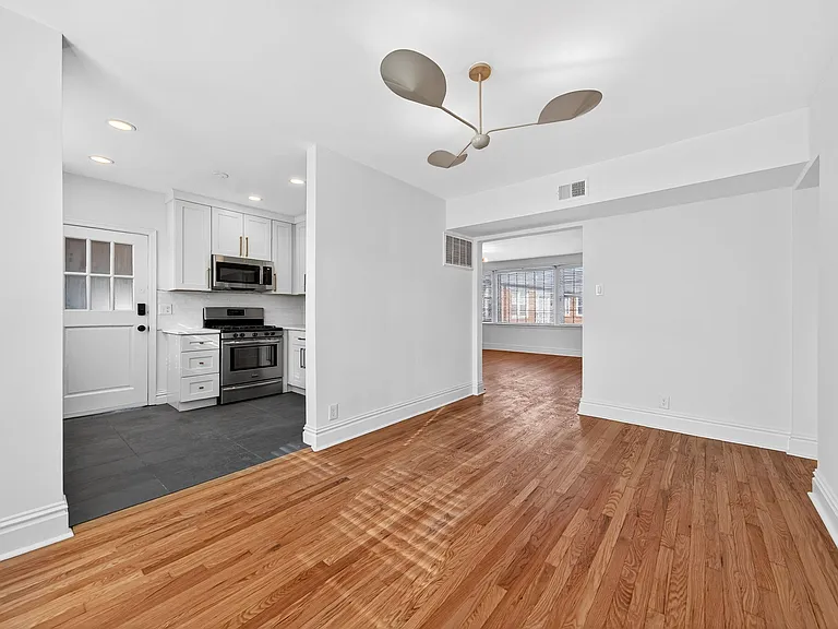 7519 Oxford Dr #3 — Photo 6