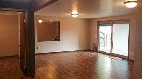 2nd image of 604 Sahara Dr