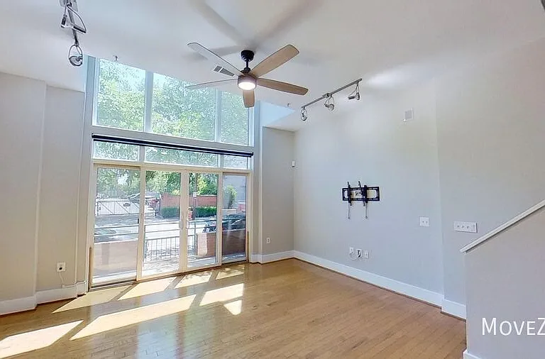 444 Blount St #106 — Photo 32