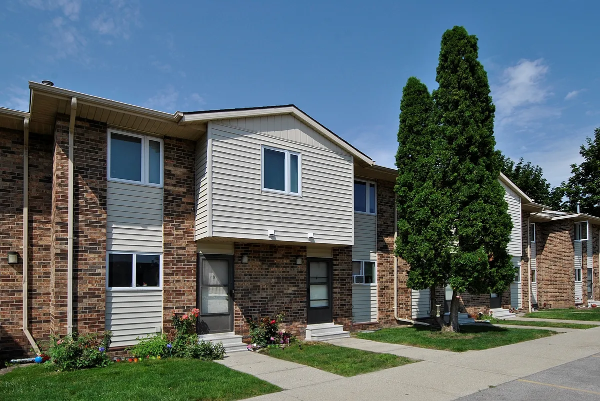 Bluewater Townhouses — Photo 2