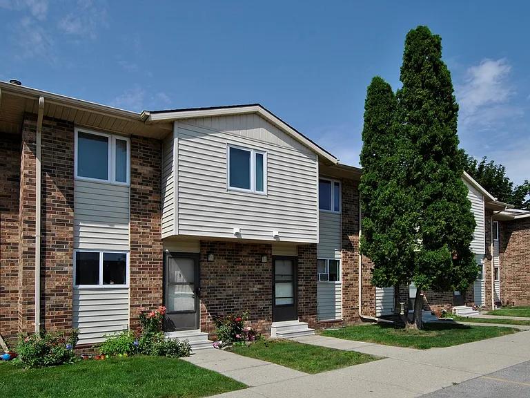 Bluewater Townhouses — Photo 2