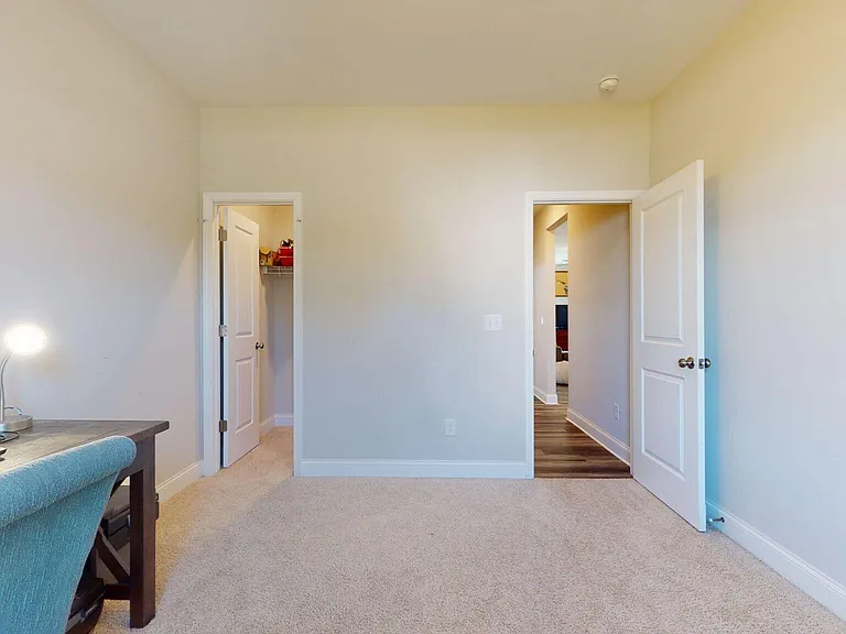 912 W Arboria Dr — Photo 24