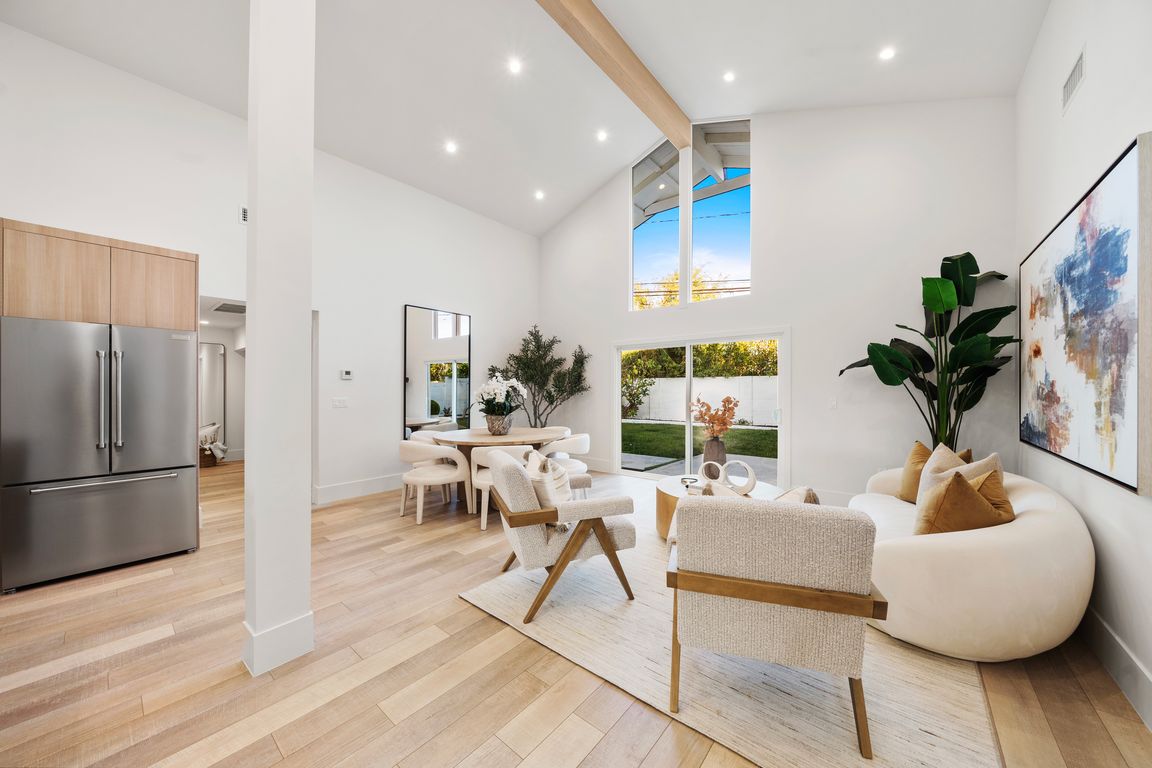 next background image