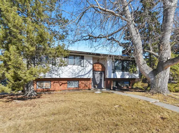 5248 S 37th St, Innisfail, AB T4G 1G6