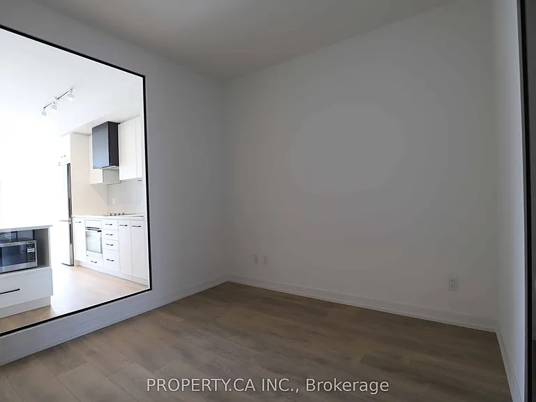 899 Queen St E #410 — Photo 12