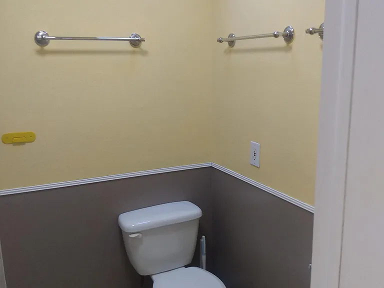 Level 2 bathroom