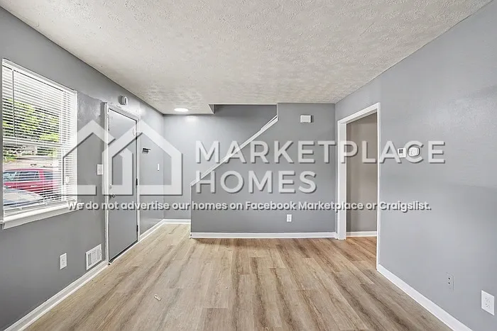 956 Windwood Ct — Photo 5