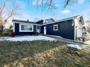5401 W Winding Creek Dr, McHenry, IL 60050