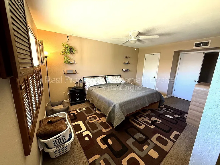 16645 N 34th Dr — Photo 8