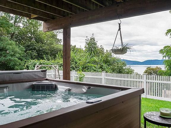 Hot tub with panoramic views