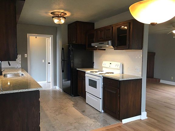 4th image of 4212 N Quincy Ave