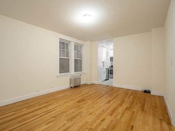 5th image of 305 Lexington Ave APT 4A