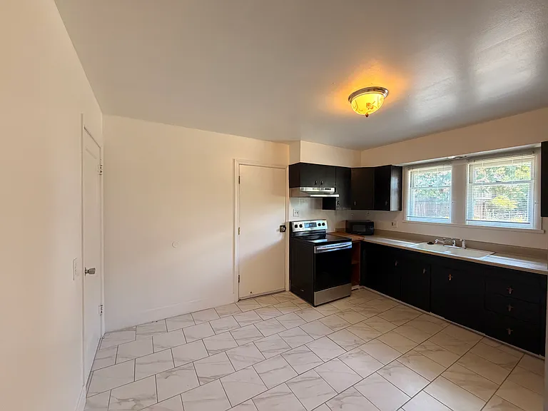 319 Thoma St — Photo 8