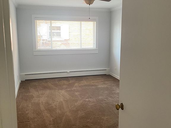 3rd image of 402 Franklin Ave APT 9