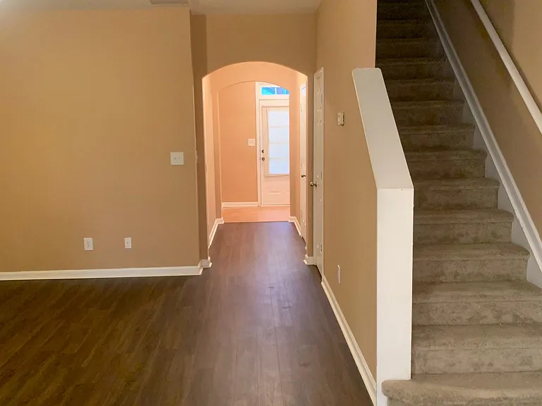 2179 Executive Dr — Photo 10