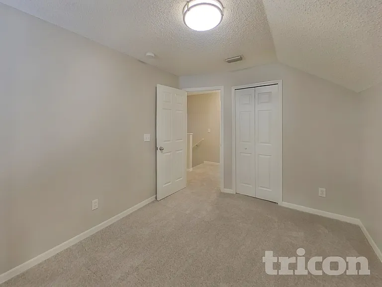 914 Cape Cod Cir — Photo 12