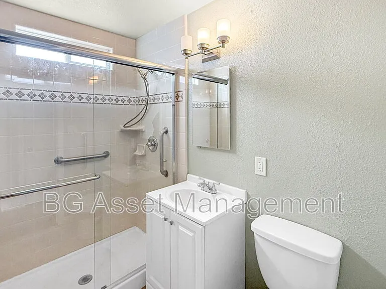 1755 Emeric Ave — Photo 19
