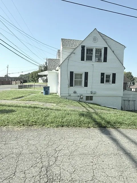E Pea Ridge Rd, Huntington — Photo 2