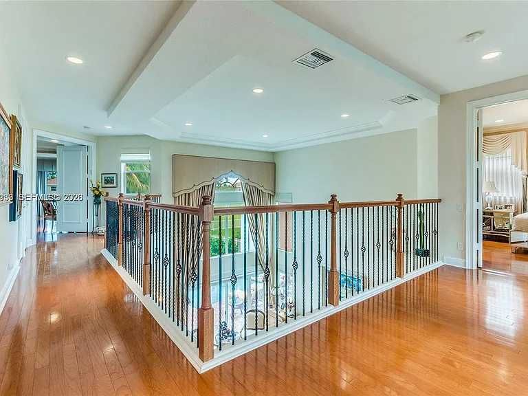 19471 NE 14th Ct — Photo 19