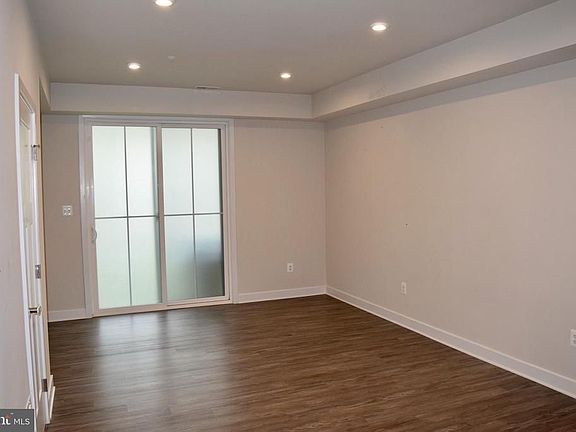 5th image of 542 Levanna Lane Gln