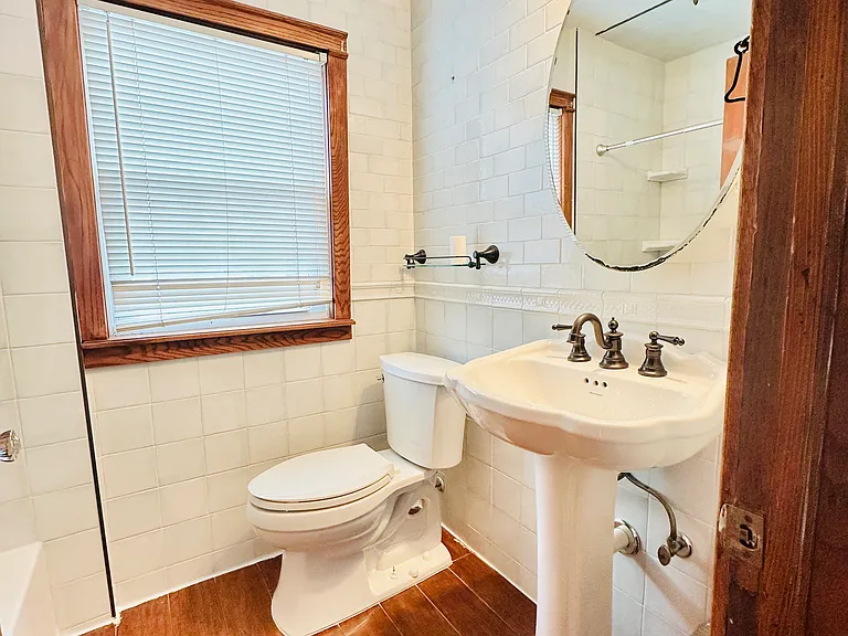 492 Lynn St — Photo 10