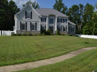 21 Angelo Ct, Monroe Township, NJ 08831