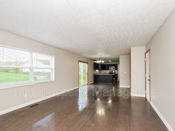 3rd image of 5740 Sebastian Ln
