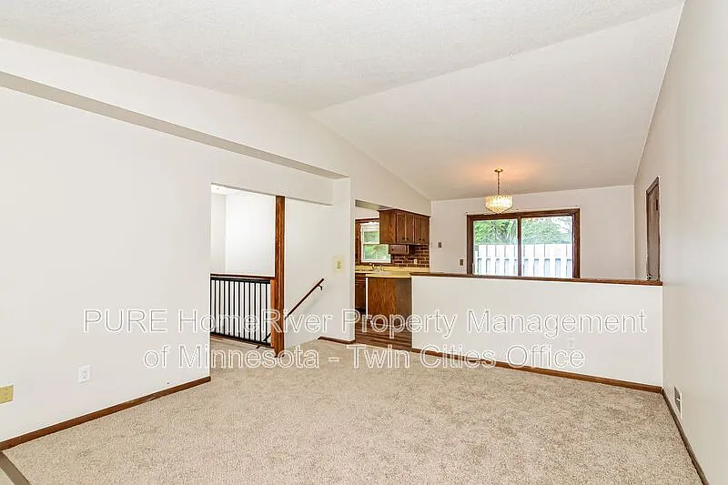 4 bed, 2.0 bath, 1800 sqft, $2,395 — Photo 3