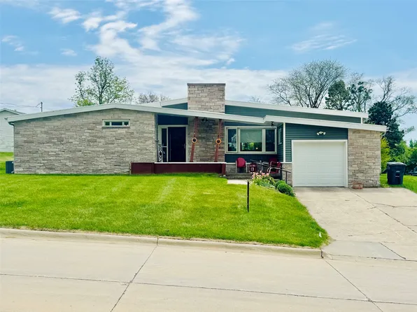 810 Adair St, Adair, IA 50002