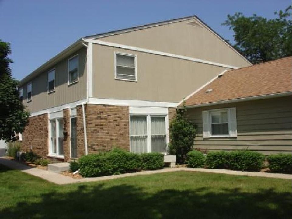 1st image of 15932 76th Ave #1