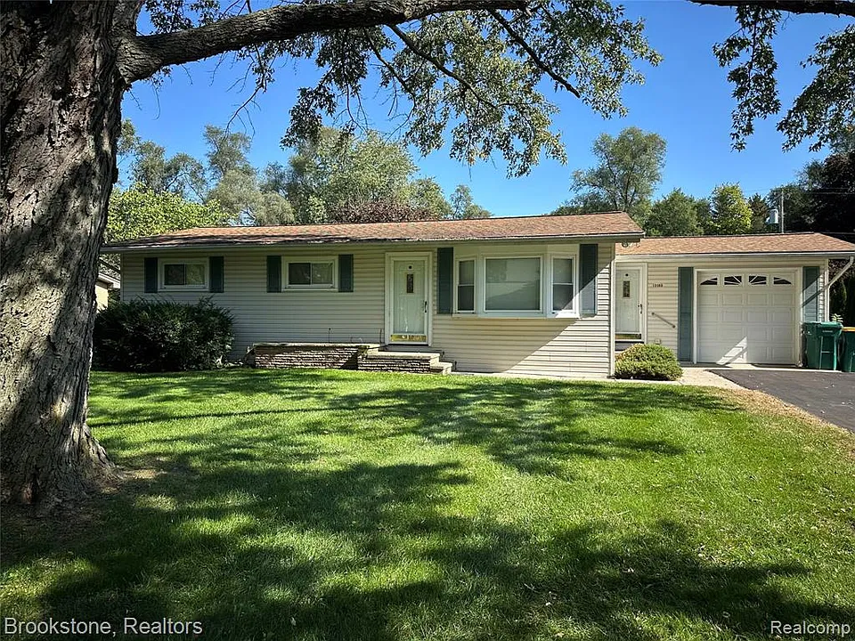 13185 Lakeview Dr