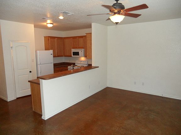 5th image of 8132 W Elizabeth Ln