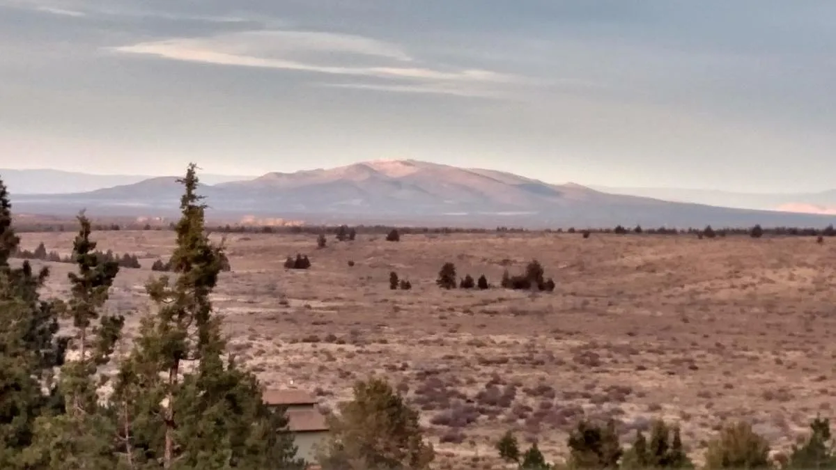 Calgary Drive, Bend — Photo 1