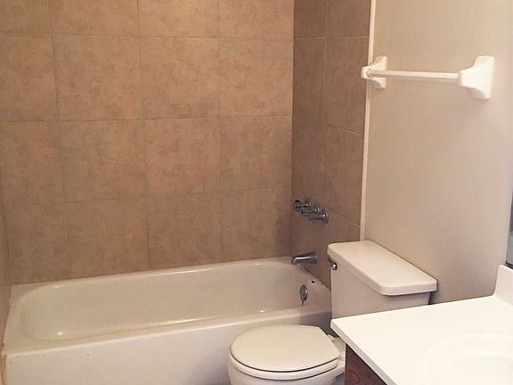 5th image of 155 Ivy Ln APT A