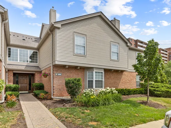 100 White Oak Ct APT 1, Schaumburg, IL 60195