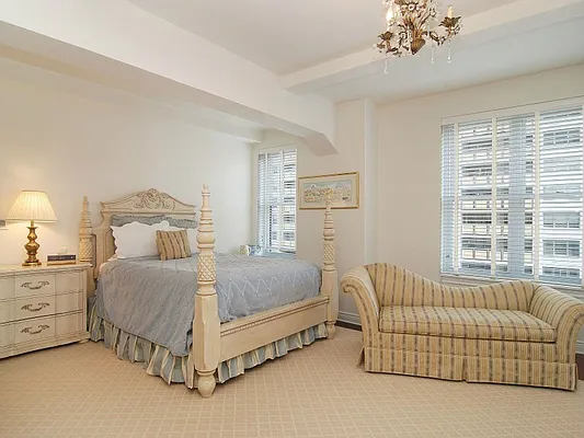 Sold by Sotheby's International Realty | media 23