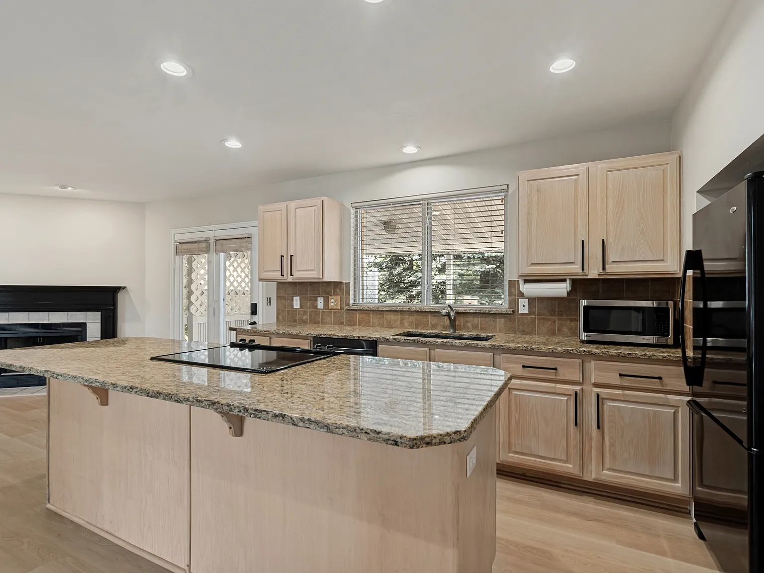 11390 Mariposa Way — Photo 3
