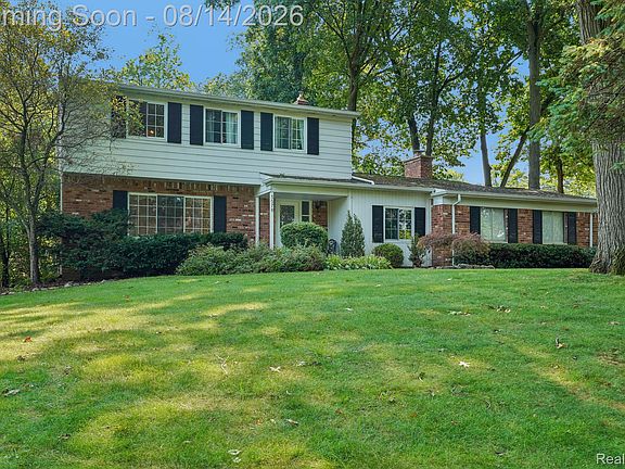 2nd image of 5578 Hummingbird Ln