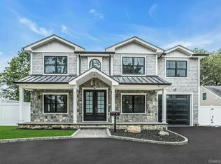 9 Hill Drive, Glen Head, NY