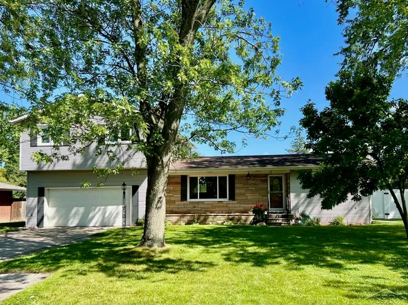 1730 Seminole Ln, Saginaw, MI 48638