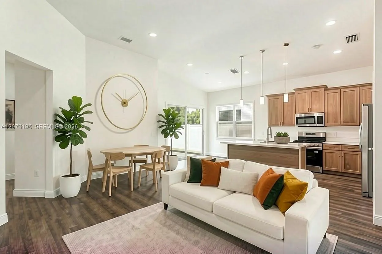 4 bed, 2.0 bath, $3,600 — Photo 4