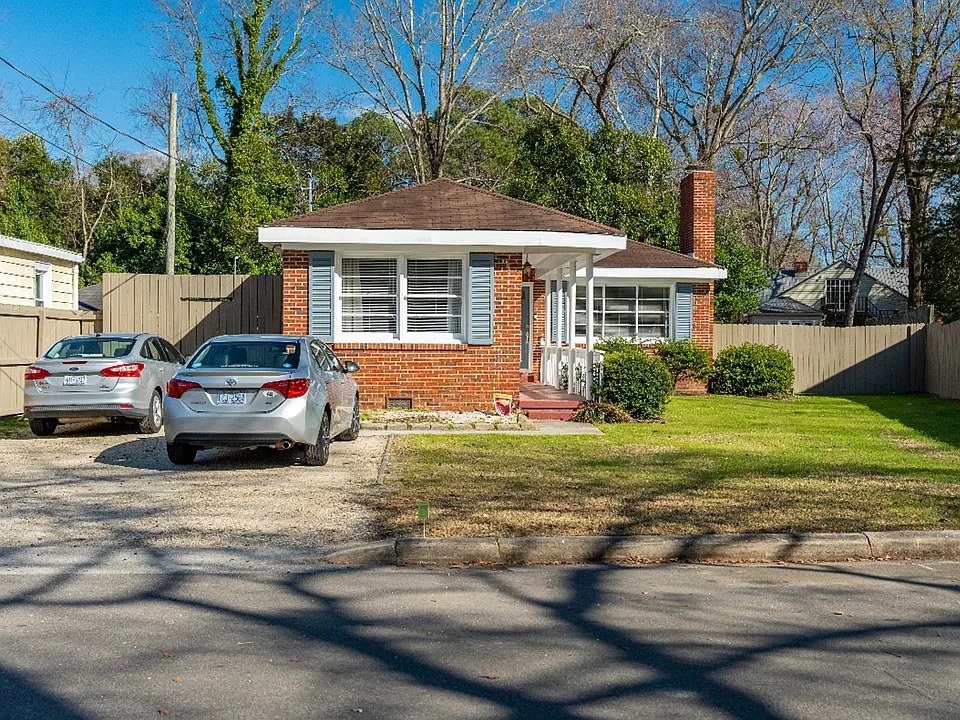 112 Park Dr