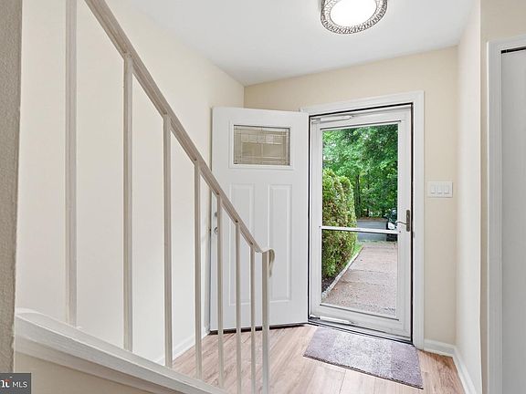3rd image of 7709 Matisse Way