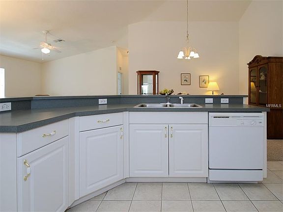4th image of 6721 Basswood Cir